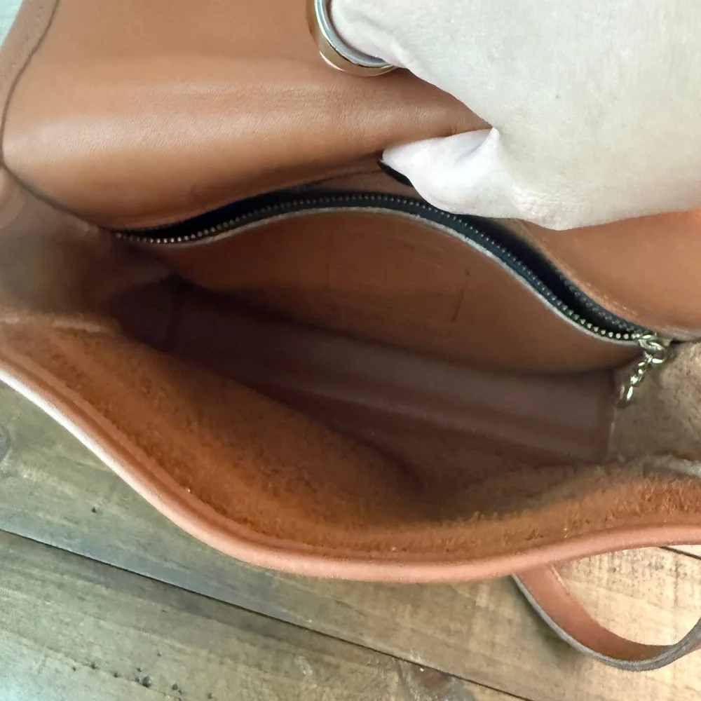 Vintage Coach Tan Leather Shoulder Bag - Picture 6 of 9